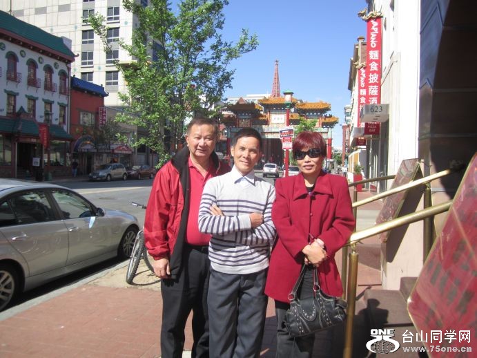 4-30-2011PARTY 050.jpg