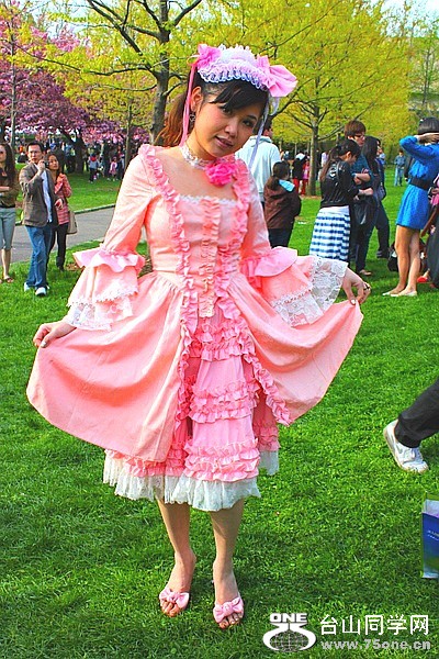 cherry-blossom-sakura-brooklyn-botanic-garden-cosplay-03_conew1.jpg