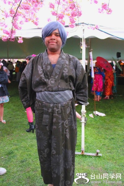 cherry-blossom-sakura-brooklyn-botanic-garden-kimono-07_conew1.jpg