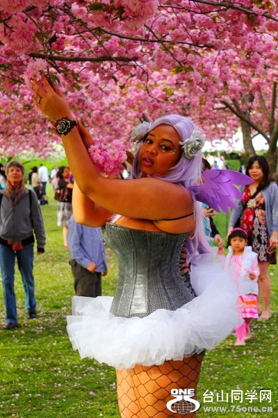 cherry-blossom-sakura-brooklyn-botanic-garden-cosplay-10_conew1.jpg