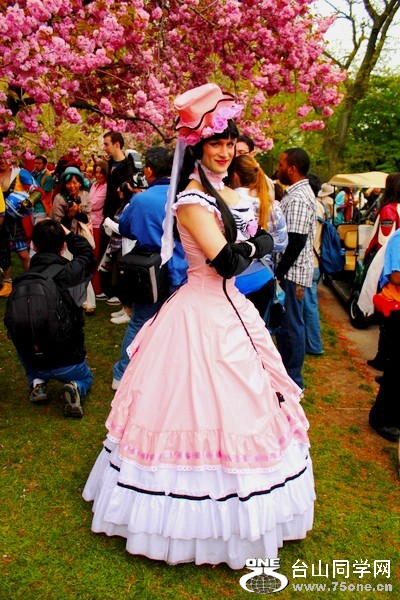 cherry-blossom-sakura-brooklyn-botanic-garden-cosplay-04_conew1.jpg