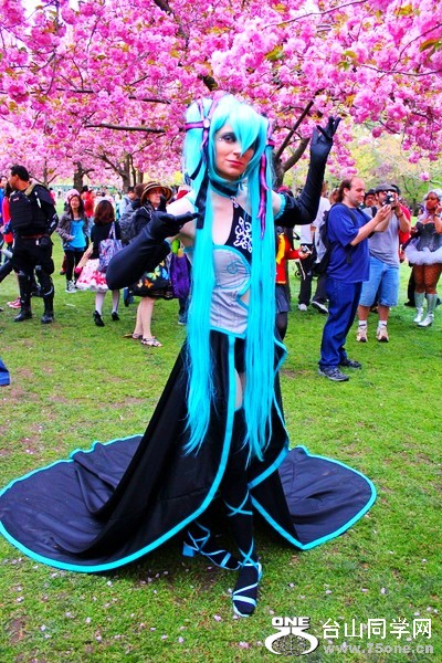 cherry-blossom-sakura-brooklyn-botanic-garden-cosplay-22_conew1.jpg