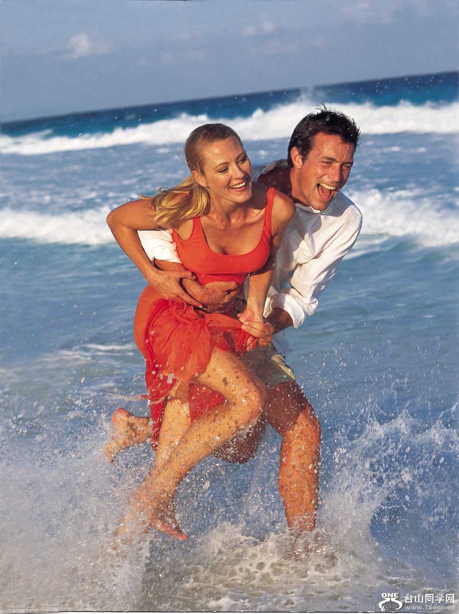 beach-honeymoon-couple[1].jpg