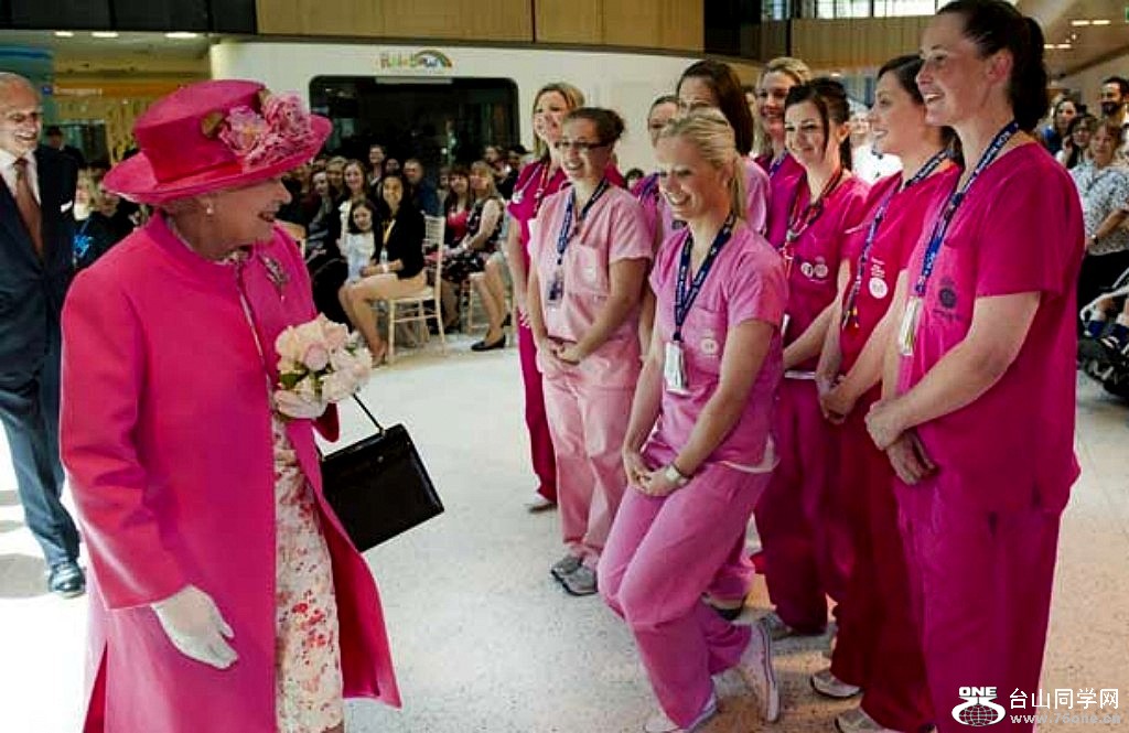 queen-elizabeth-ii-is-greeted-by-nurses-during-a-visit-to-officially-open-melbourne-s-royal-childre