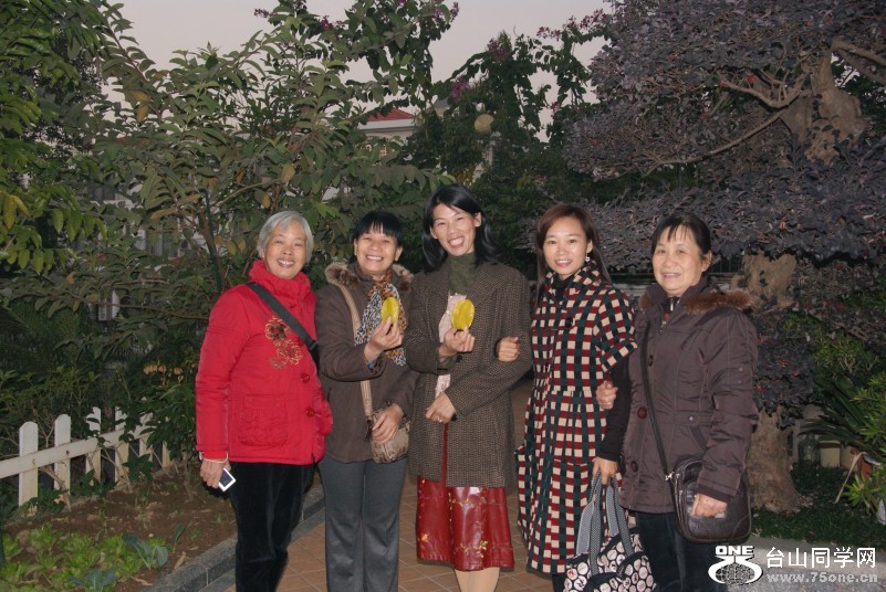 20111225美姑儿子结婚宴请 003_conew1.jpg