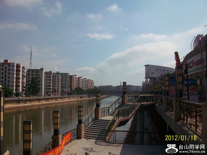 100_4783_.jpg