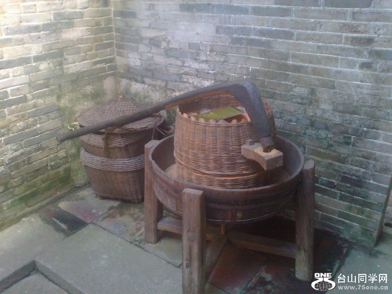 Ƭ0235_conew1.jpg