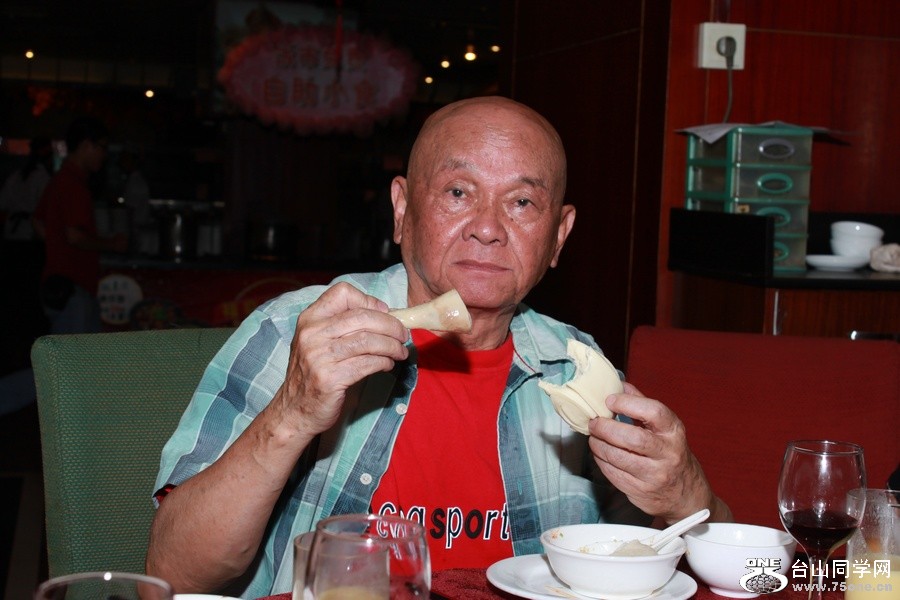 Ƭ 090.jpg
