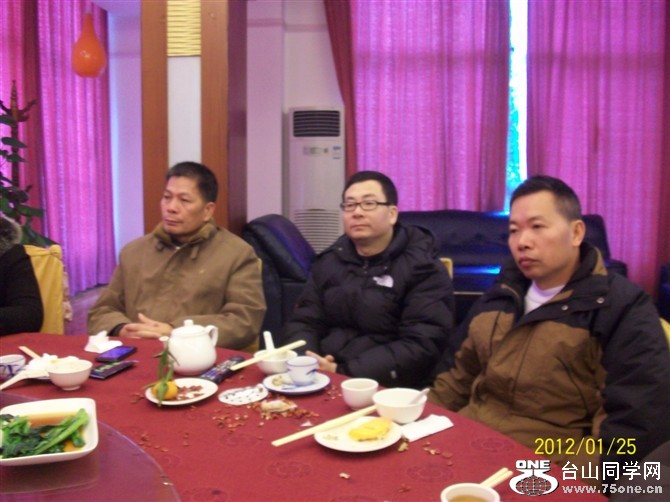 psbCAQ90OGB.jpg