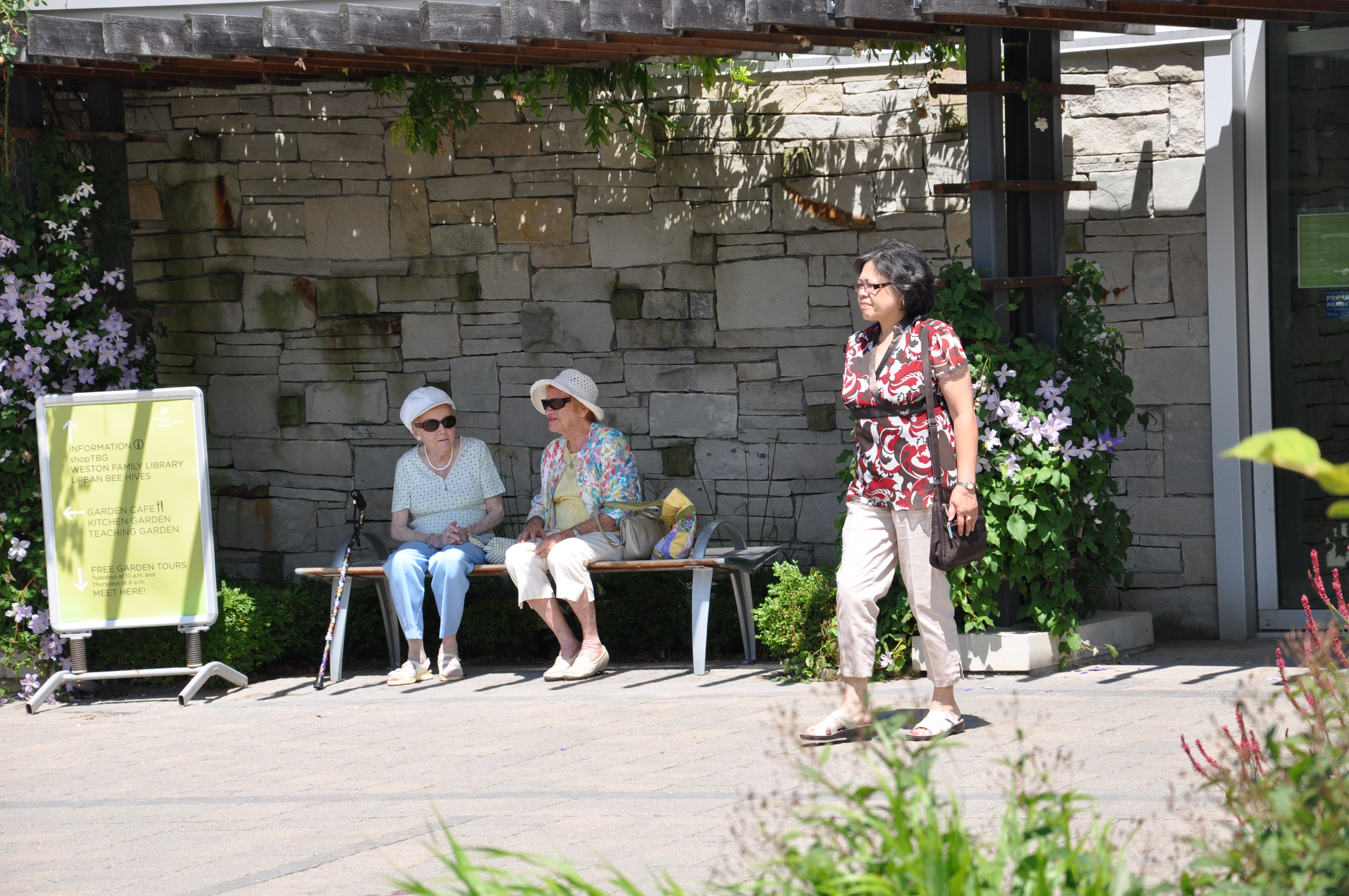 SģTORONTO BOTANICAL GARDEN 122.JPG