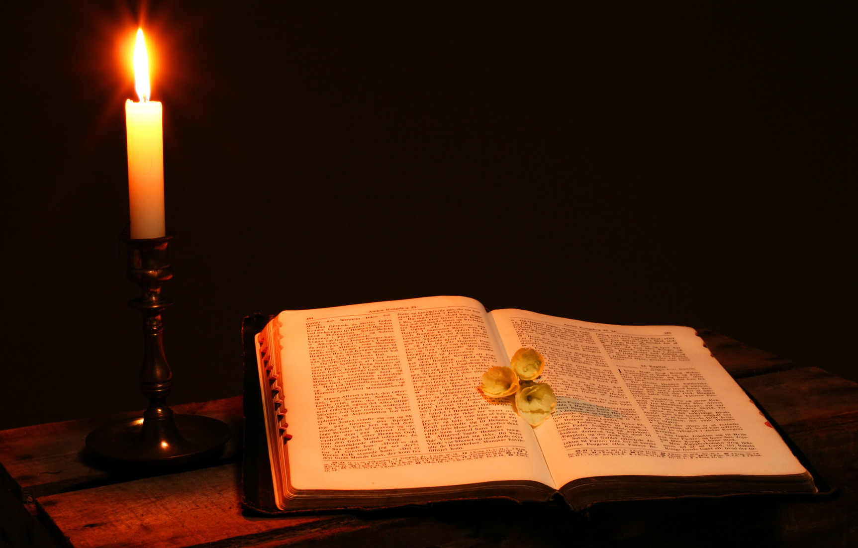 Candlelight%20Scriptures[1].jpg