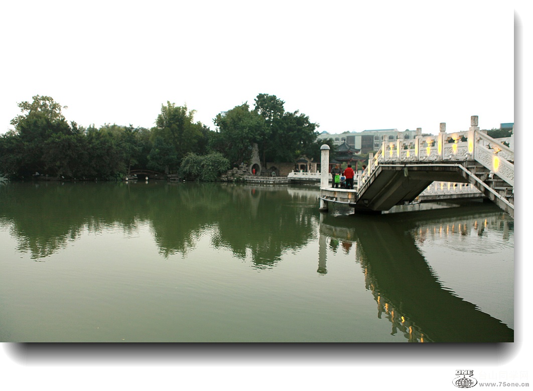 IMG_9810a.jpg