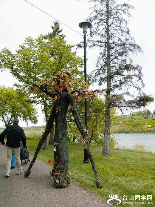 2009_0606desk0201.JPG
