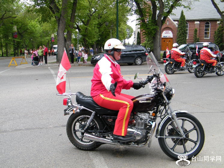 2009_0606desk0040.JPG