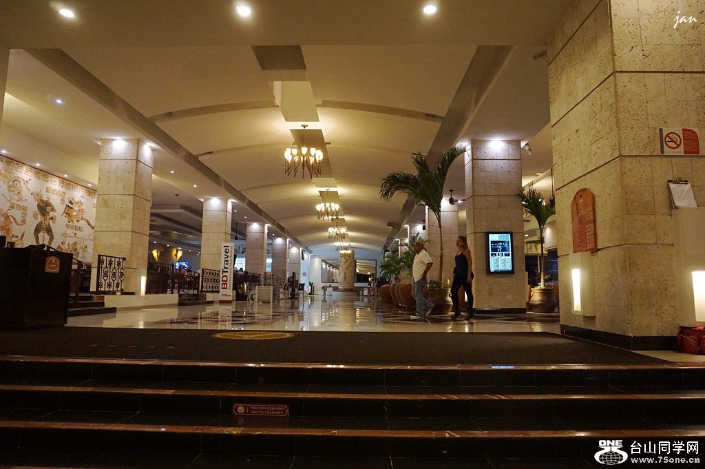 DSC08085_.jpg