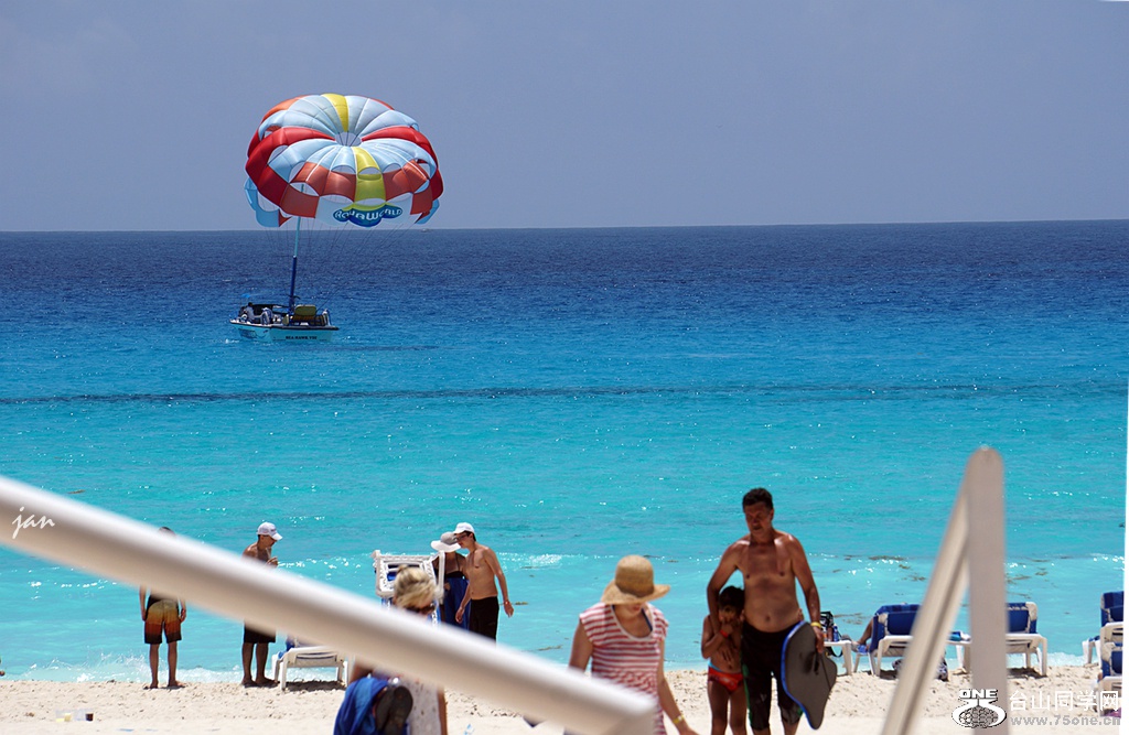 DSC07404_.jpg