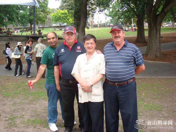 PARTY  70022.jpg