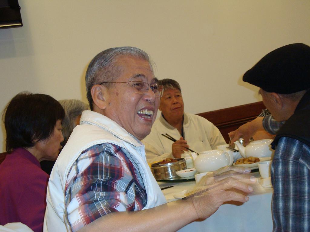 美西台师校友两亲节聚会 003a.JPG