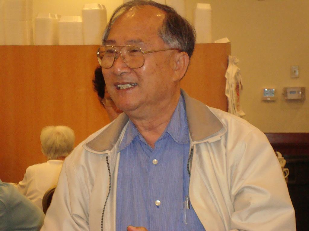 美西台师校友两亲节聚会 006a.JPG