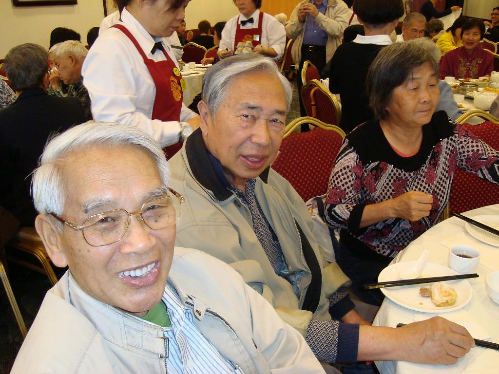 美西台师校友两亲节聚会 007a.JPG