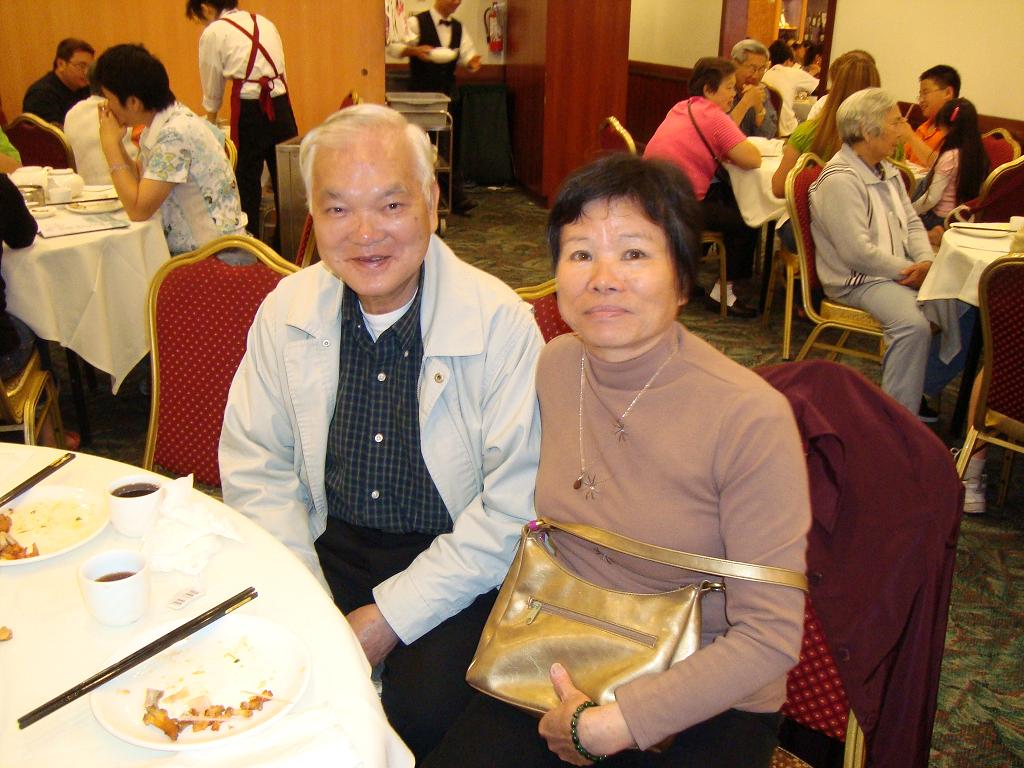 美西台师校友两亲节聚会 034a.JPG
